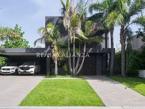 CASA 4 AMBIENTES EN VENTA BARRIO EL ROCIO CANNING