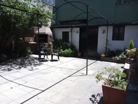 Depto Tipo Casa en Venta con 1 cocheras