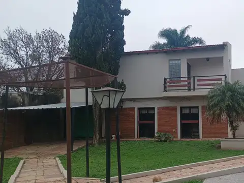 Casa 7 ambientes con 3 baños