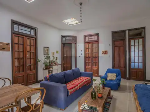 Venta Casa de Altos más 3 Locales y Garaje, Aguada