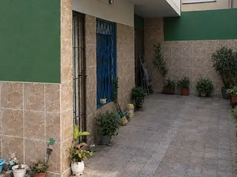 VENTA DE CASA INTERNA TRES DORMITORIOS