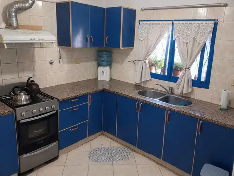 VENTA DE CASA INTERNA TRES DORMITORIOS