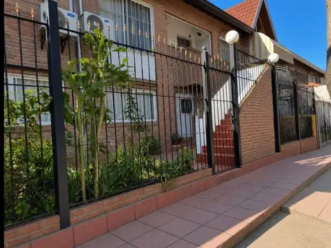 Depto Tipo Casa en Venta con 1 cocheras