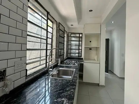 PH independiente - 2 dormtorios - Garage - Patio. 
