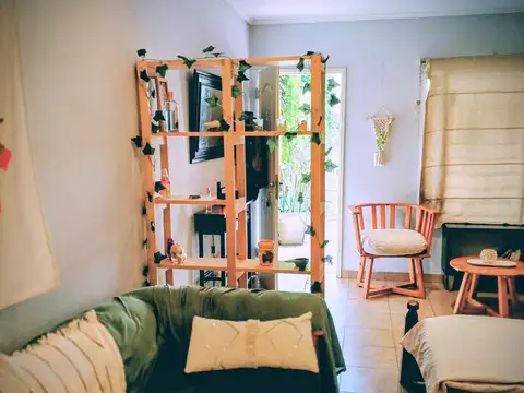 Depto Tipo Casa 5 ambientes con 2 baños