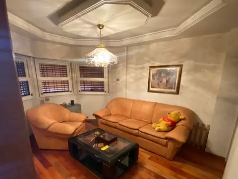 Casa en Venta con 3 cocheras