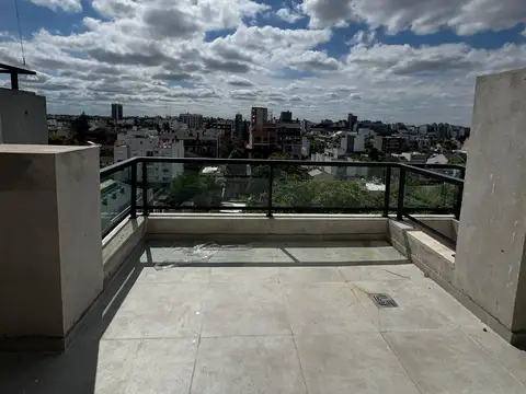 Departamento duplex en venta en Villa del Parque
