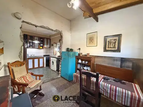 Casa 5 ambientes con 2 baños