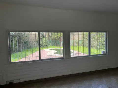 Casa en Venta en Barrio Parque Leloir, USD 240.000