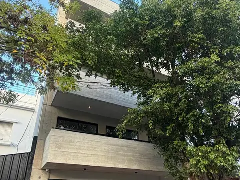 Semipiso de 4 amb con cochera cubierta a estrenar