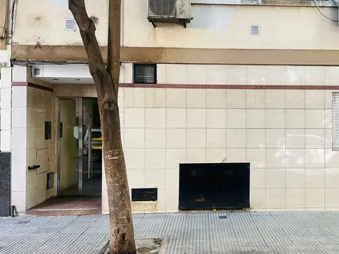 "EXCELENTE UBICACION" DON BOSCO 3825, 1 CUADRA DE AV. RIVADAVIA Y SUBTE "A"  1 AMB. MUY LUMINOSO