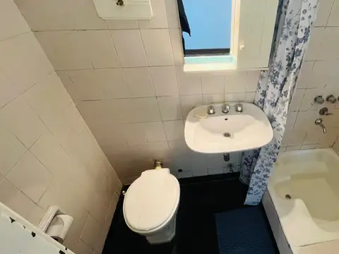 Departamento en Alquiler en Almagro, $ 398.000