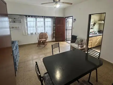 Casa en venta - 3 Dormitorios 2 Baños - Villa Gesell