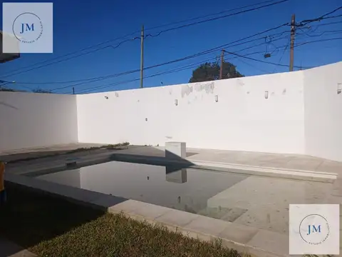 Hermosa casa con pileta y muchho espacio en Paso del rey