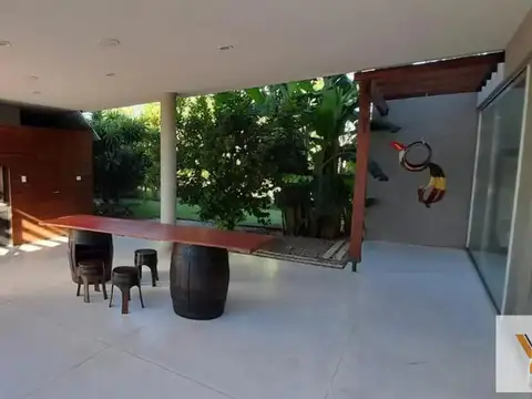 Casa 4 ambientes con 4 baños