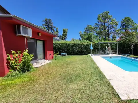 Casa en venta con pileta en barrio cerrado Lujan del Sol  tomo auto