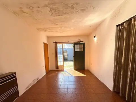 Casa 3 ambientes con 1 baño