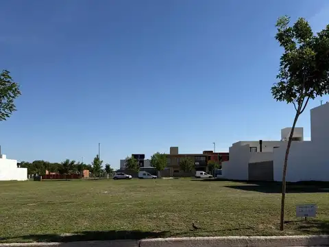Lote a la venta B° Distrito Sur zona Residencial