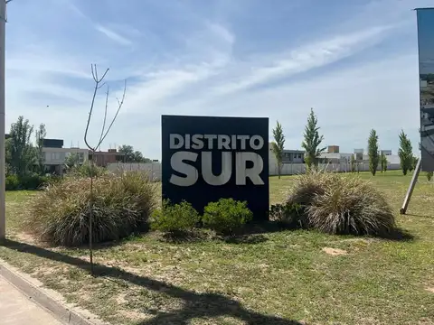 Lote a la venta B° Distrito Sur zona Residencial Central