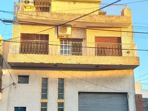 VENTA CASA 4 AMBIENTES CON LOCAL VILLA LYNCH   