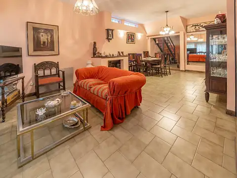 Depto Tipo Casa en Venta con 1 cocheras