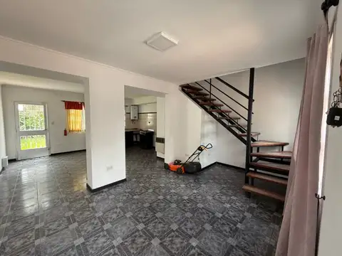 Casa 4 ambientes con 1 baño