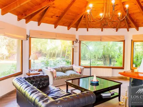 Casa 5 ambientes con 3 baños