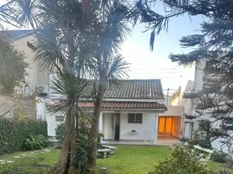 Casa en venta - 2 Dormitorios 1 Baño - Haedo