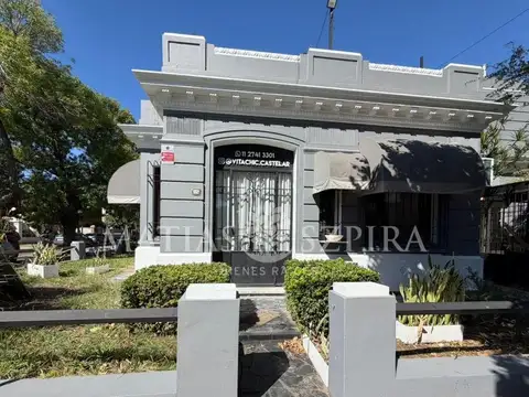 Casa . | CARLOS CASARES 1200