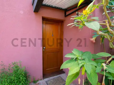 Casa 5 ambientes con 1 baño