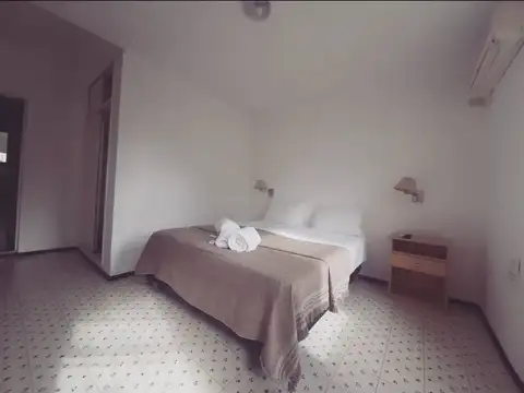 Hotel en Venta 81 años