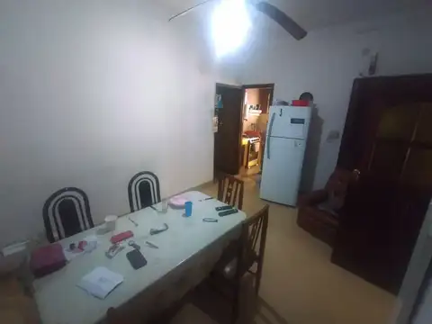 VENTA CASA 4 AMBIENTES MERLO CENTRO