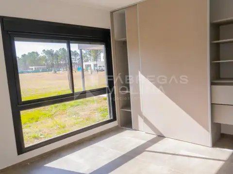 Casa 3 ambientes con 2 baños