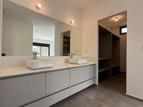¡Venta! Casa en Chacras de la Villa ¡Toda en una planta! ¡A Estrenar!