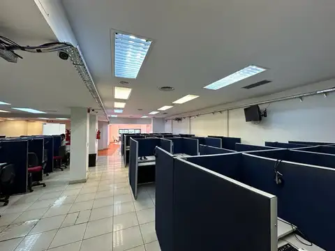 EXCELENTE OFICINA EN ALQUILER - 540 M2