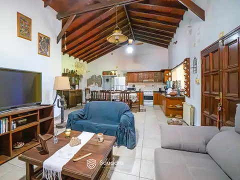 Casa 5 ambientes con 3 baños