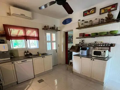 Casa 6 ambientes con 3 baños