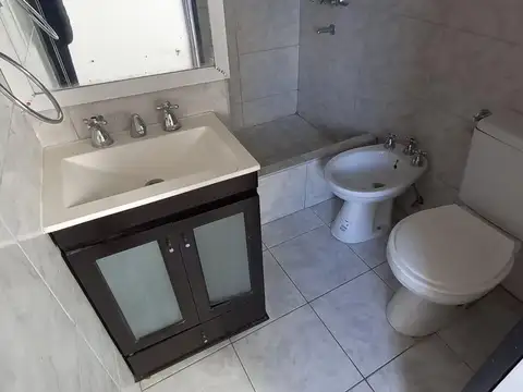 Impecable PH 2 ambientes con garaje y patio, Villa Bosch