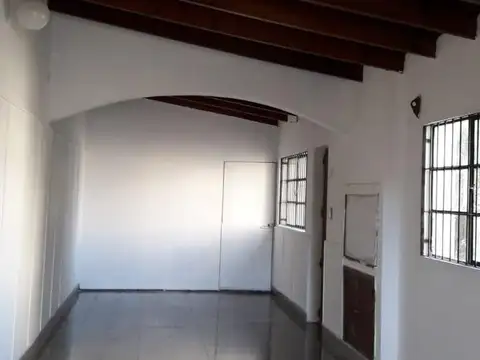 Casa en Venta con 4 cocheras