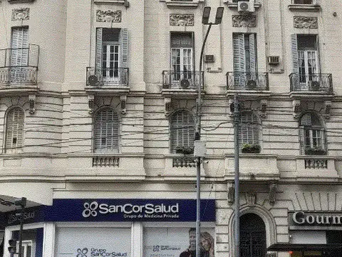 IMPECABLE SEMIPISO SOBRE ESQUINA DE LAS HERAS Y BUSTAMANTE