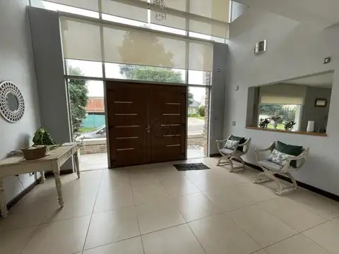 Casa 6 ambientes con 3 baños