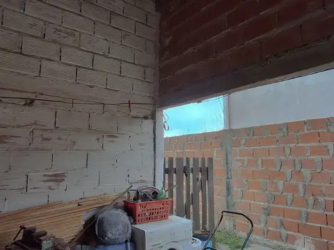 VENTA CASA 3 AMBIENTES A RECICLAR