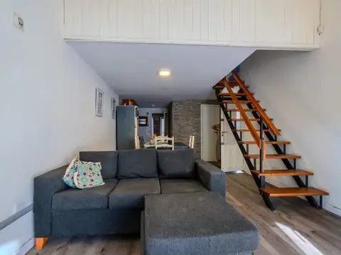 DUPLEX 5 AMBIENTES CON PILETA CLIMATIZADA Y PATIO