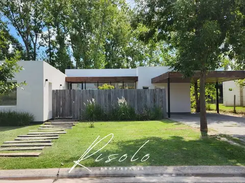 Casa en Venta, 3 dormitorios. Pileta. Parrilla. Barrio Cerrado, Zona Norte, Escobar