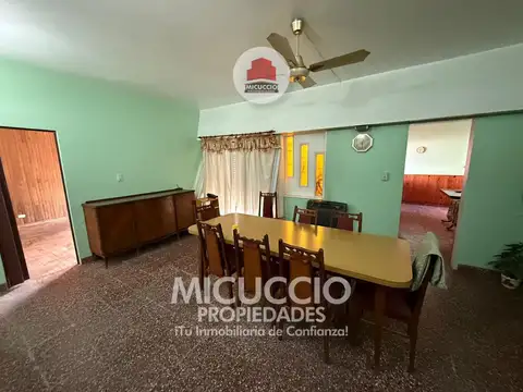 Casa 7 ambientes con 1 baño