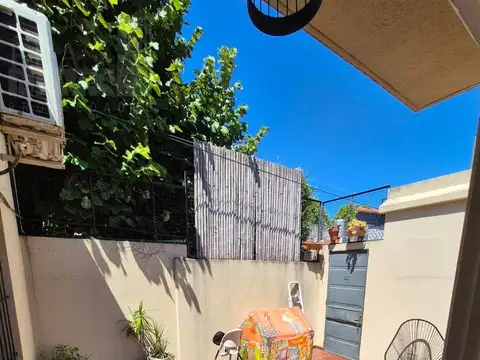 Depto Tipo Casa en Venta con 1 cocheras