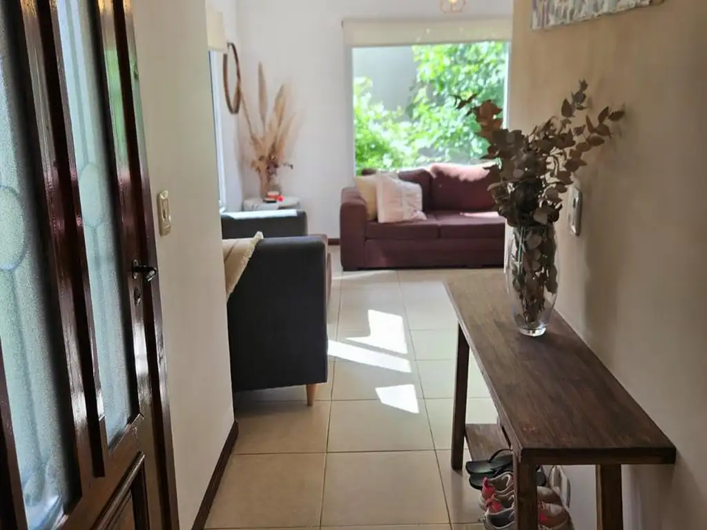 Casa - 136  m² Cubierta | 4 dormitorios | 8 años | 2 baños | 5 ambientes | 2 cocheras