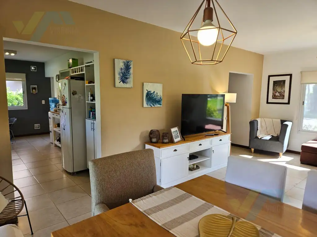 VENTA  casa 5 ambientes  -  Escriturada - El Hornero 101