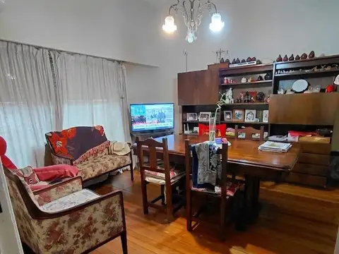 Depto Tipo Casa en Venta 60 años