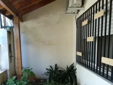Depto Tipo Casa en Venta con 1 cocheras